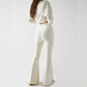 We The Free Venice Beach Flare Jeans size 31 in Worn White